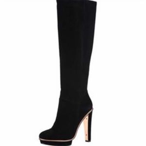 BCBGMAXAZRIA BOOTS